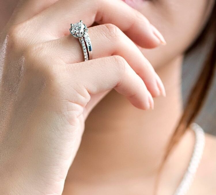Present Her with the Diamond Ring of Her Dreams: Explore Timeless & Trendy ‘Vessels of Love’ 