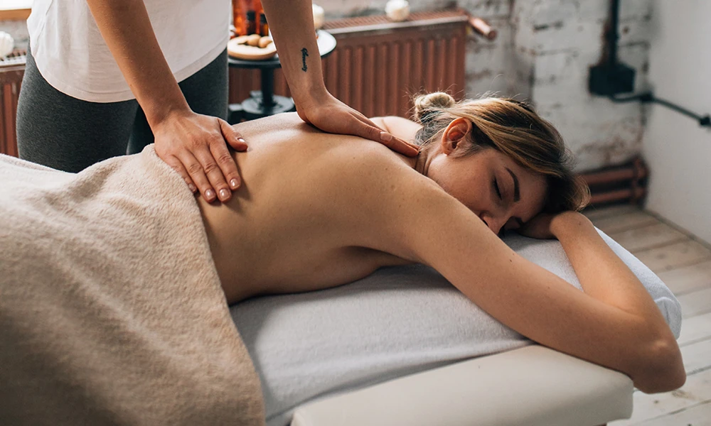 How Face Massage Supports Natural Lymphatic Drainage