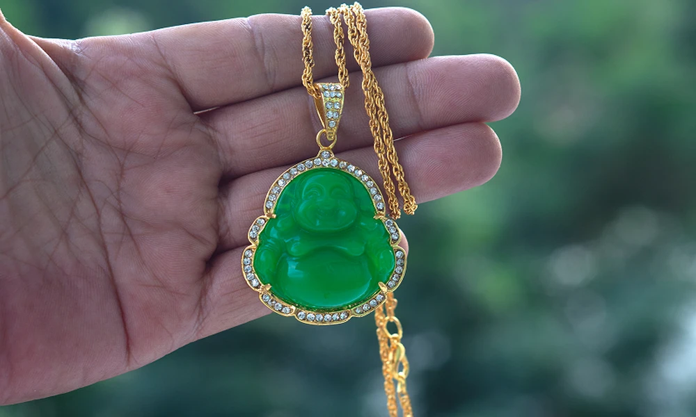 What to Look for When Buying a Jadeite Pendant